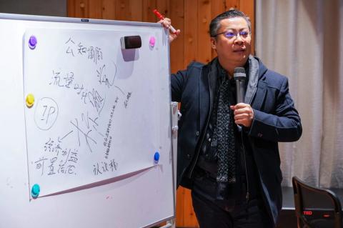 郑英健老师为中航工业集团沈飞集团交付技能技术人才软技能提升定制化课程
